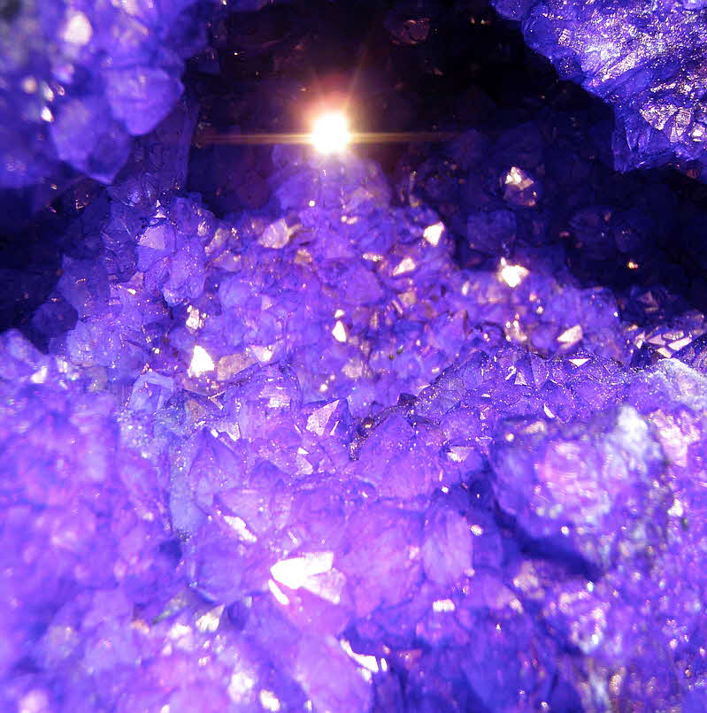 Amethyst Kristall in Gold - Cobalt - 15 x 12 x 12 cm- 59 € mtl./K 450 €