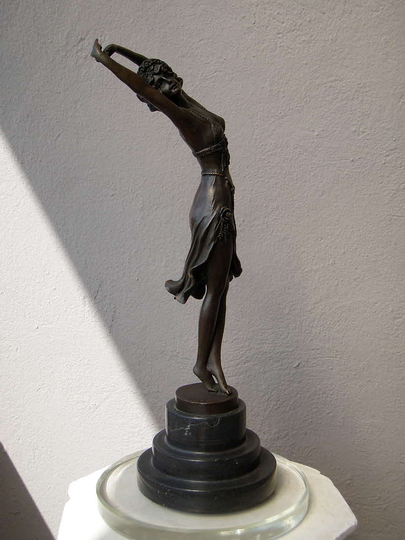 Orientalische Tänzerin - Bronze - 40  x 20  x 12 cm - 59 € mtl./K 450 €