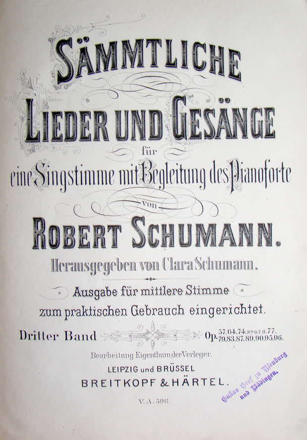 Robert Schumann (* 8. Juni 1810 in Zwickau, Knigreich Sachsen;  29. Juli 1856 in Endenich, Rheinprovinz, heute Ortsteil von Bonn) war ein deutscher Komponist, Musikkritiker und Dirigent. 

In der ersten Phase seines Schaffens komponierte er vor allem Klaviermusik. 1840, im Jahr seiner Eheschlieung mit der Pianistin Clara Wieck, schrieb er knapp 150 Lieder. In den folgenden Jahren entwickelte sich sein Werk zu groer Vielfalt. Er komponierte von da an auch Orchestermusik (darunter vier Sinfonien), konzertante Werke, Kammermusik, Chormusik und eine Oper - 39 € mtl./K 350 €